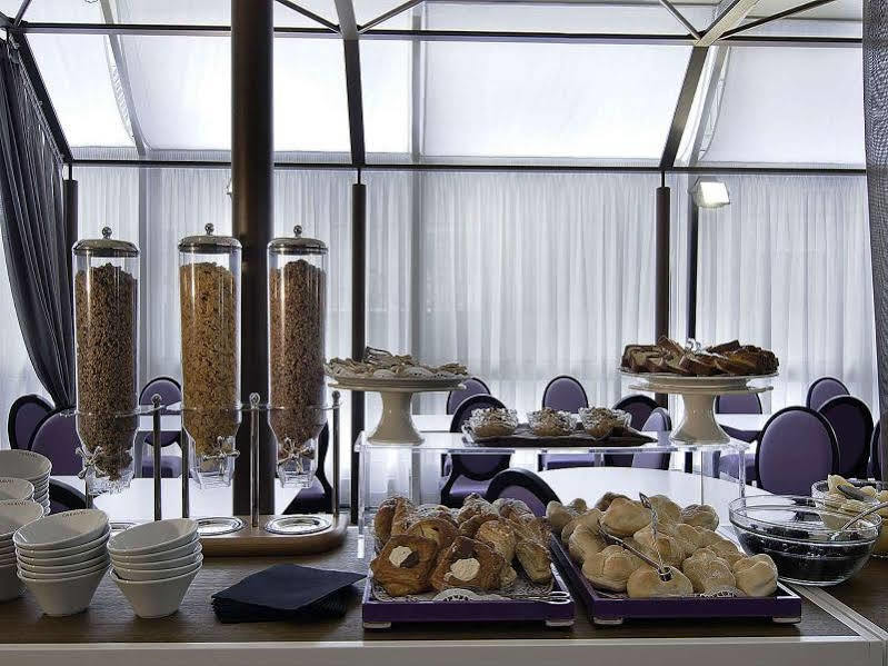 Caravel Hotell